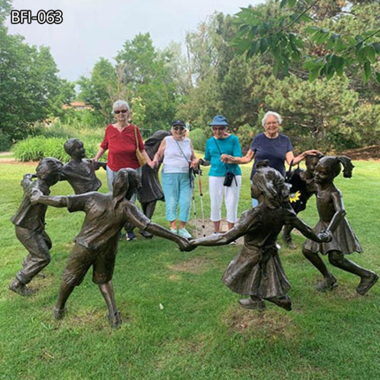 Attractive Garden Bronze Sculpture of Children for Sale