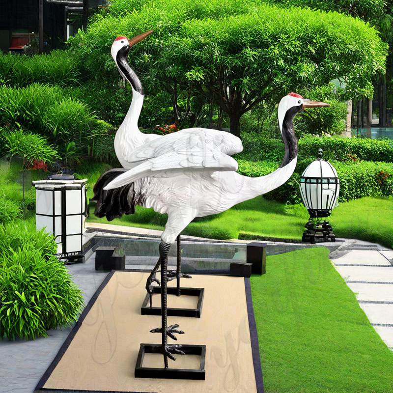 bronze-crane-statue